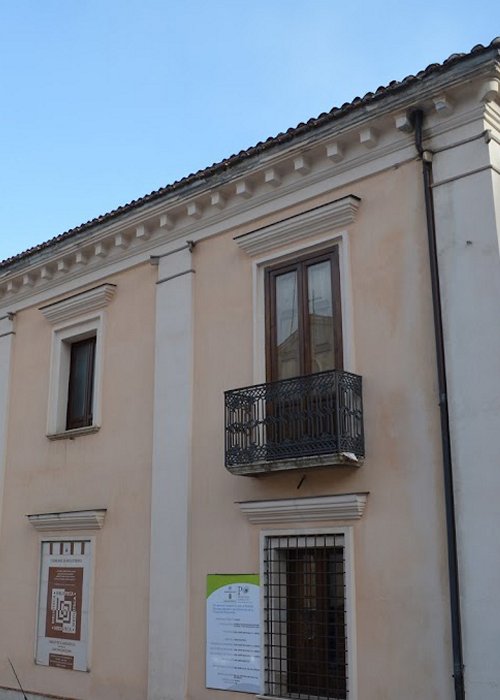 03_biblioteca.jpg 03_biblioteca.jpg