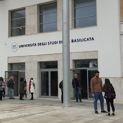 02_universita.jpg 02_universita.jpg