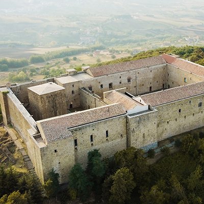 03_Castello_lagopesole.jpg 03_Castello_lagopesole.jpg