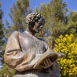 Statua_Isabella_Morra_02.jpg Statua_Isabella_Morra_02.jpg