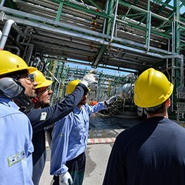 Divi_ENI-Viggiano-centrale-Oli-42.jpg Divi_ENI-Viggiano-centrale-Oli-42.jpg