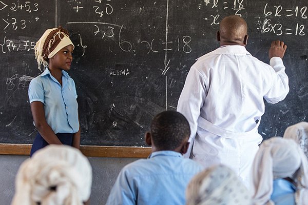 cover-educazione-mozambico.jpg cover-educazione-mozambico.jpg