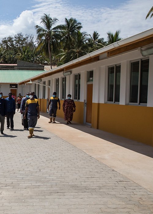 Eni Rovuma Basin consegna la nuova Scuola Primaria di Kumilamba a Pemba