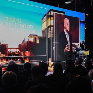 Strategia Eni 2019-2022: creare valore nella transizione energetica Strategia Eni 2019-2022: creare valore nella transizione energetica
