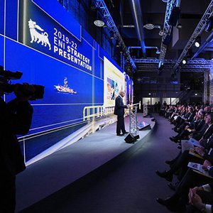 Strategia Eni 2019-2022: creare valore nella transizione energetica Strategia Eni 2019-2022: creare valore nella transizione energetica