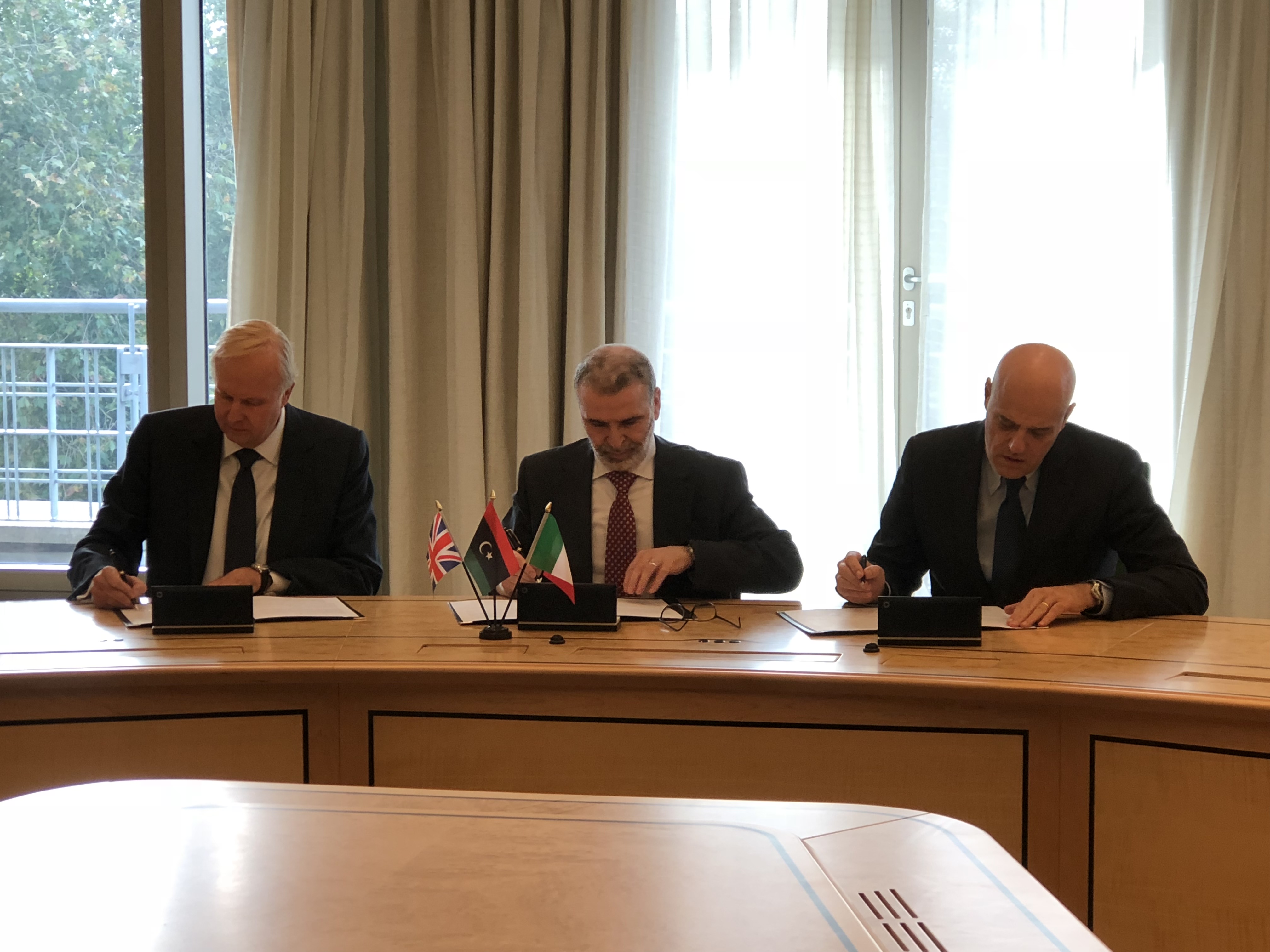 eni bp and noc sign deal to resume libyan exploration eni