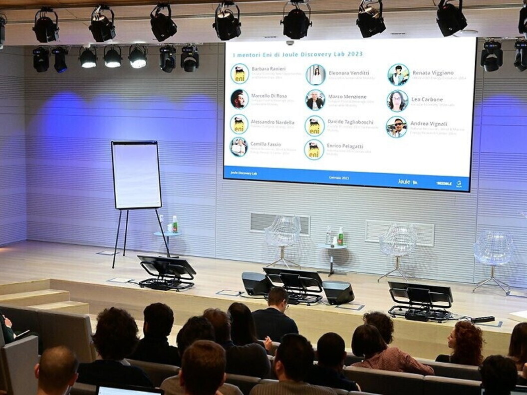 Moment of discussion with the Eni Experts