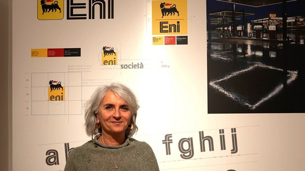 Lucia Nardi, Head of corporate culture and Historical archive, durante la mostra sul brand Eni 