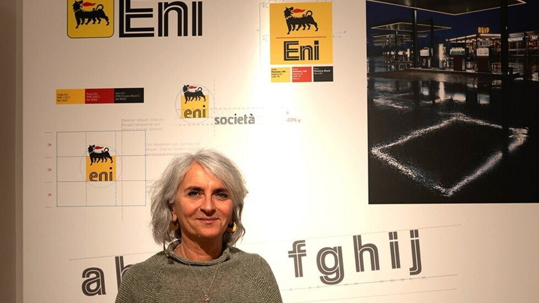 Lucia Nardi, Head of corporate culture and Historical archive, durante la mostra sul brand Eni 