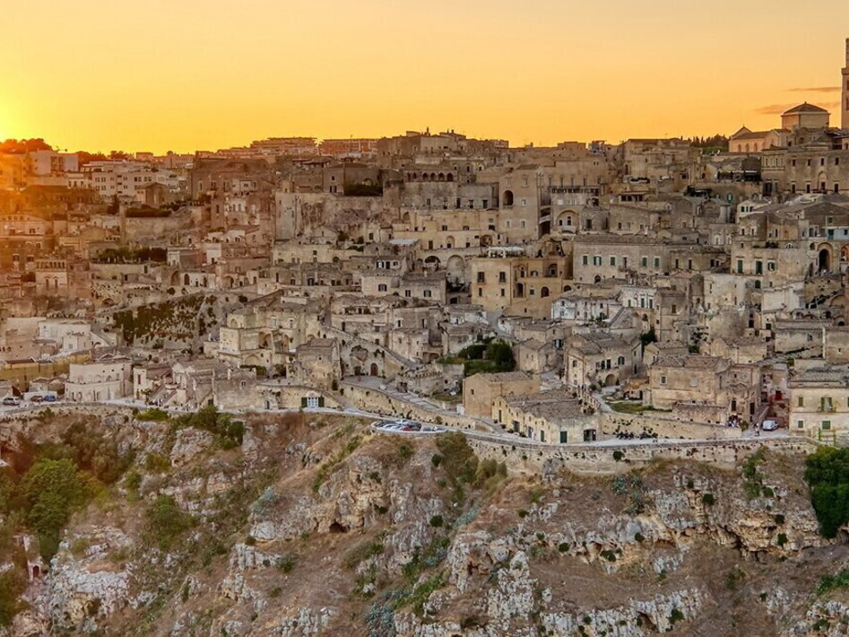 QUINDICI GIORNI - Due settimane per capire la Basilicata che cambia